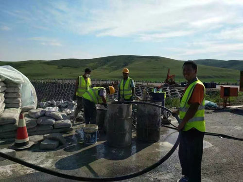 蓝田公路地聚物下沉注浆